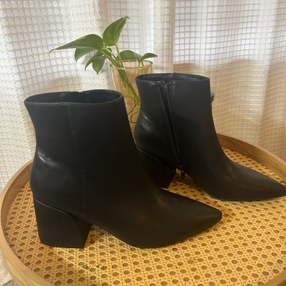 Madden Girl Black Ankle Boots - Picture 2 of 4